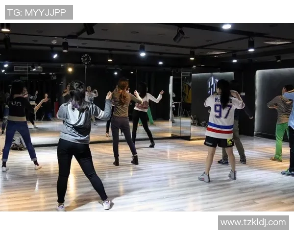 吴强独家分享街舞心得与技巧助你舞出自我风格与魅力 吴强独家分享街舞心得与技巧助你舞出自我风格与魅力