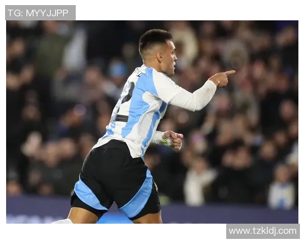 全球足球明星盘点及其代表球队与成就分析